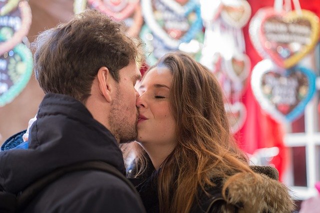 6 Romantic Things to Do After the Kids Go To Bed Christmas Eve